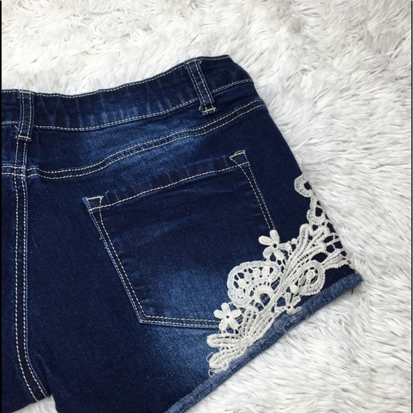 ⬇️Bongo Distressed Crochet Lace Denim Shorts Size 7 - Picture 6 of 14